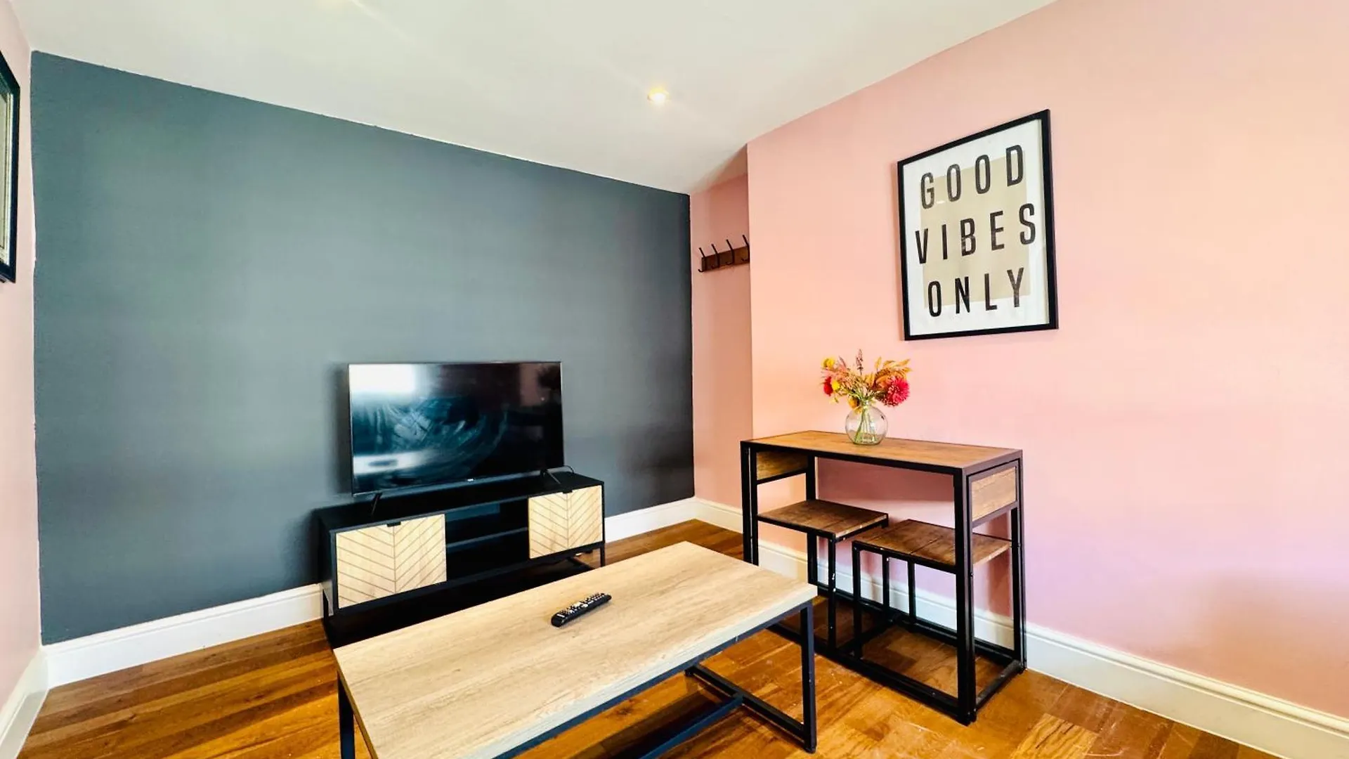 Uber One Bedroom Next To Brighton Beach Sleep 3