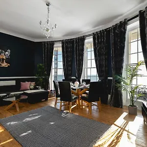 Marine Parade Sea View 2-bedroom Apartment